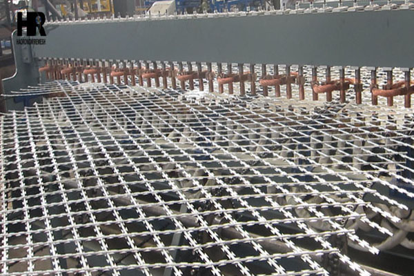 刀片刺绳在高速公路上的应用